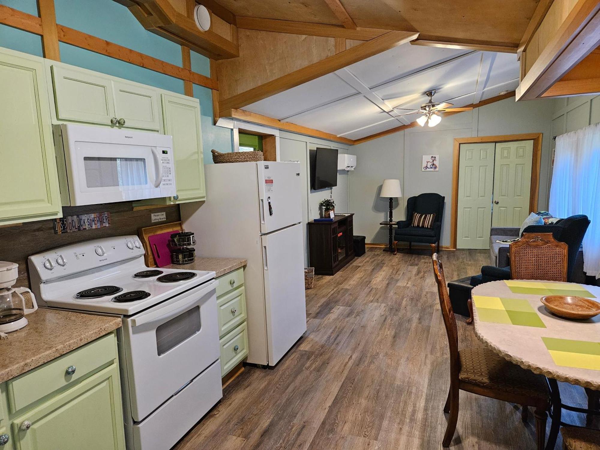 Frog Hollow At Hocking Vacations Logan Exterior photo